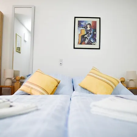 Luka's Amber In The Center Of Apartament